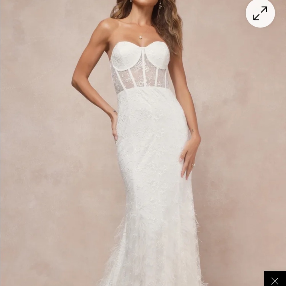 Elegant White Strapless Lace Gown